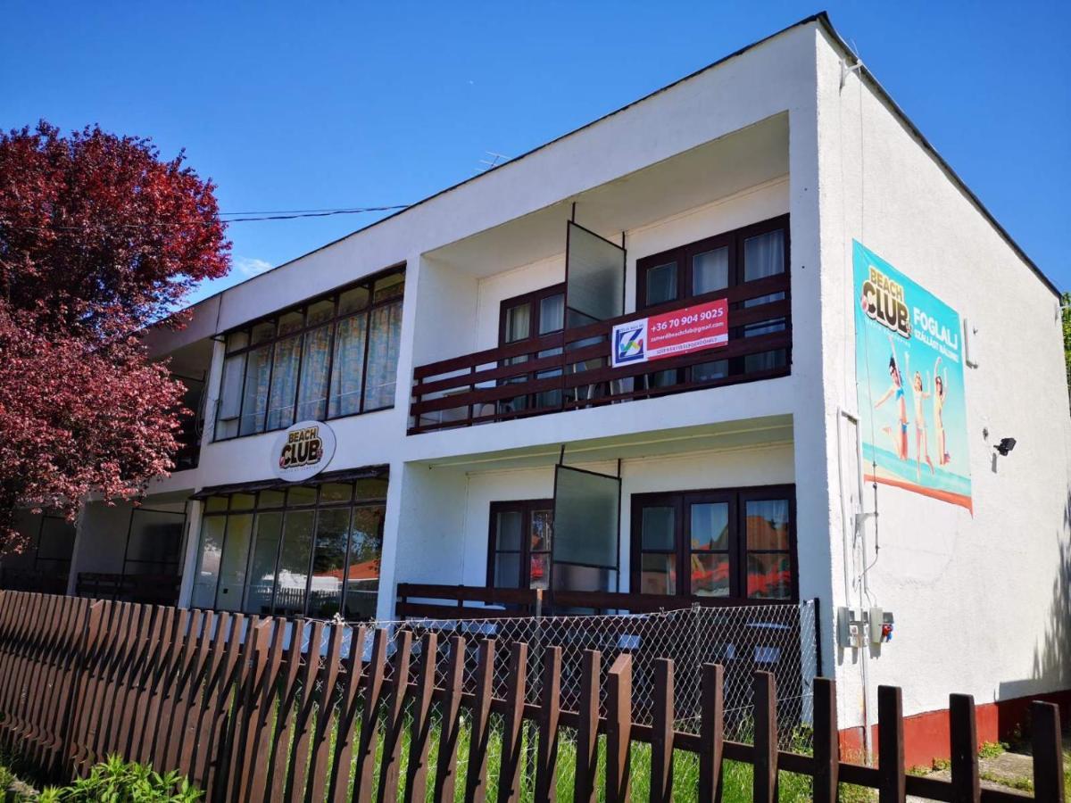 Beach Club Panzio Es Camping Aparthotel Zamardi Exterior photo