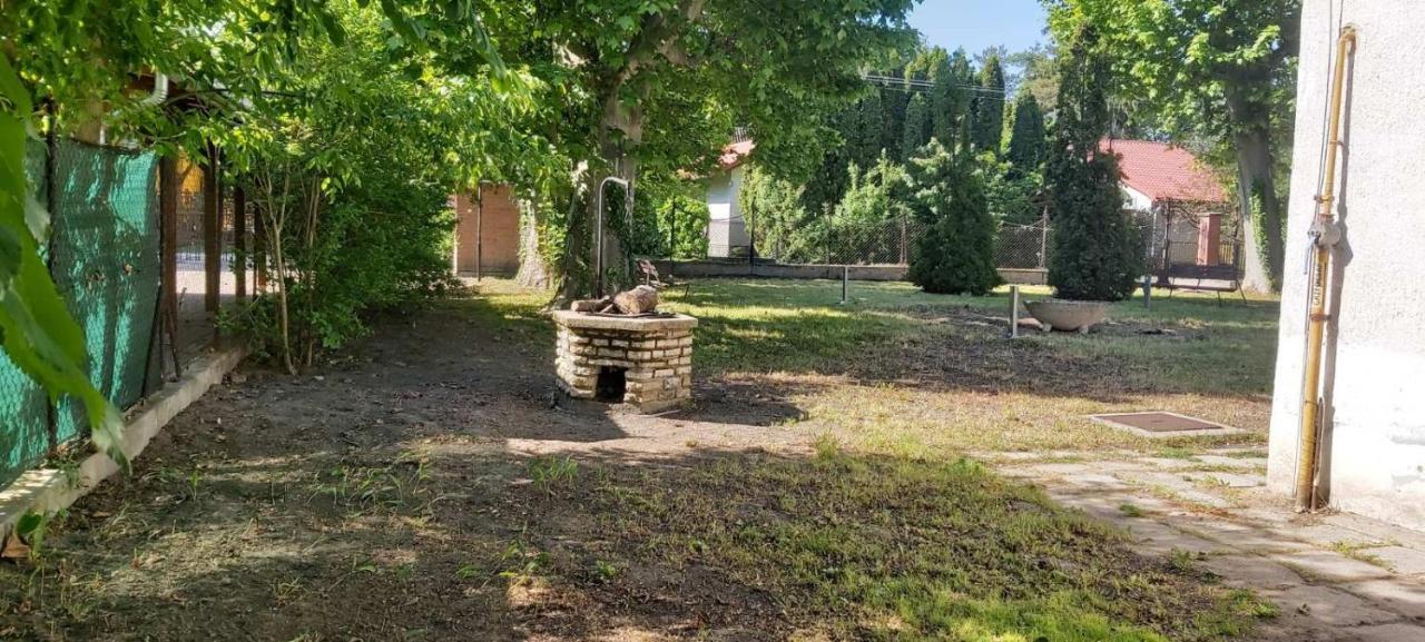 Beach Club Panzio Es Camping Aparthotel Zamardi Exterior photo